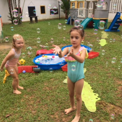 Sophie and Ariel enjoyed the bubble machine!