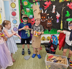 Stick man, Harry Potter, Hulk and the beauties.