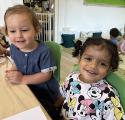 Smiles from Victoire and Una!