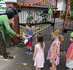 We met with a food delivery driver!