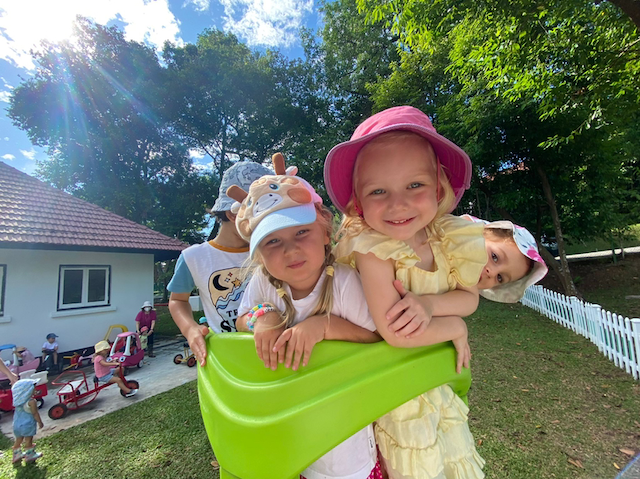 Fun out In the garden with Izzy, Regan, Kate