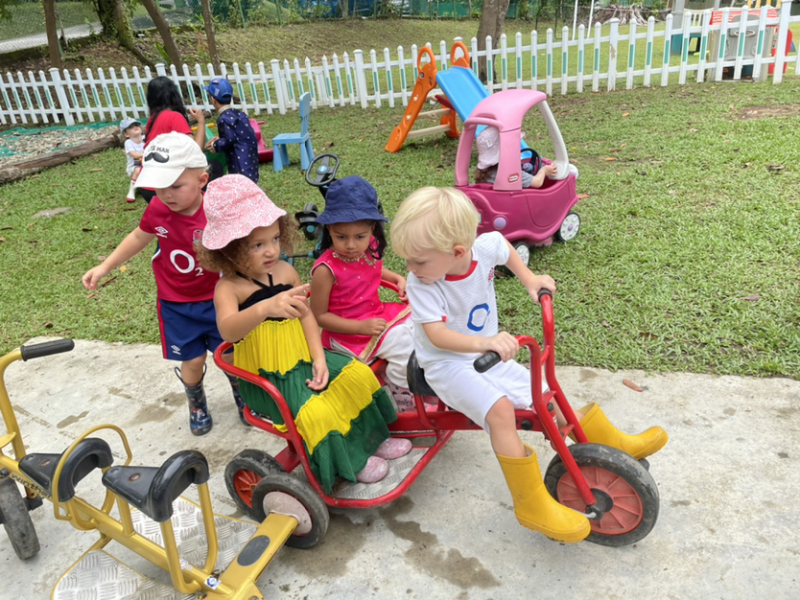 George is giving a ride to his friends!