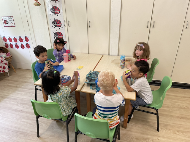 Enjoying a chatty snack session!