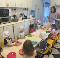Yummy cooking session with Kamlarp, Ei’s mom!