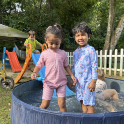 Splash Time with Imaan and Ilyana!Splash Time with Imaan and Ilyana!