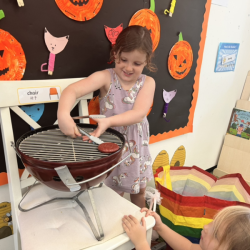 Busy bees loved Paige’s interesting show and tell .