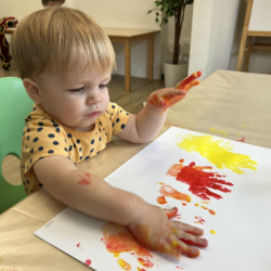 Max making the colour Orange!