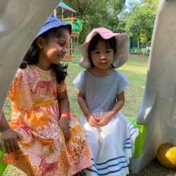 Toria & Savhara enjoying a nice chat