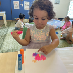 Zaya said“look, I made purple!”
