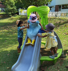 Team work in sliding down together.