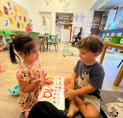 Romy and Eden counting togther.