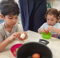 Let's peel the eggs together.