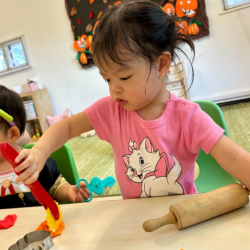 Maya working with a rolling slicer.