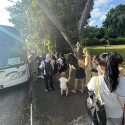 Sunbirds are hopping on the bus for the boatride.