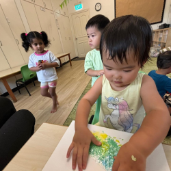 Cara making a starfish bubble wrap craft!